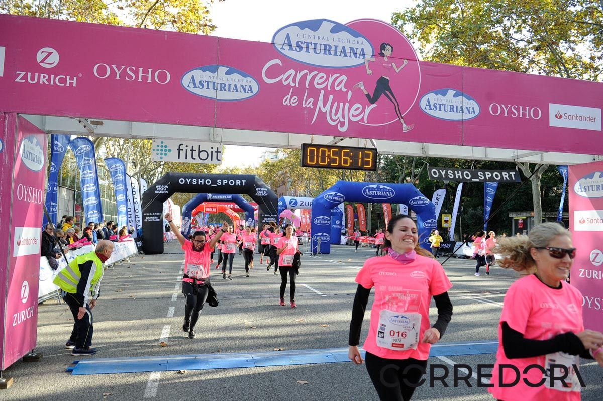 Llegada de la Carrera de la Mujer de Barcelona (ARCO IZQUIERDO 20)