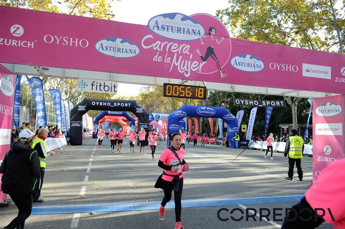 Llegada de la Carrera de la Mujer de Barcelona (ARCO IZQUIERDO 20)