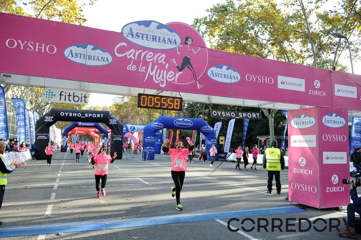 Llegada de la Carrera de la Mujer de Barcelona (ARCO IZQUIERDO 20)