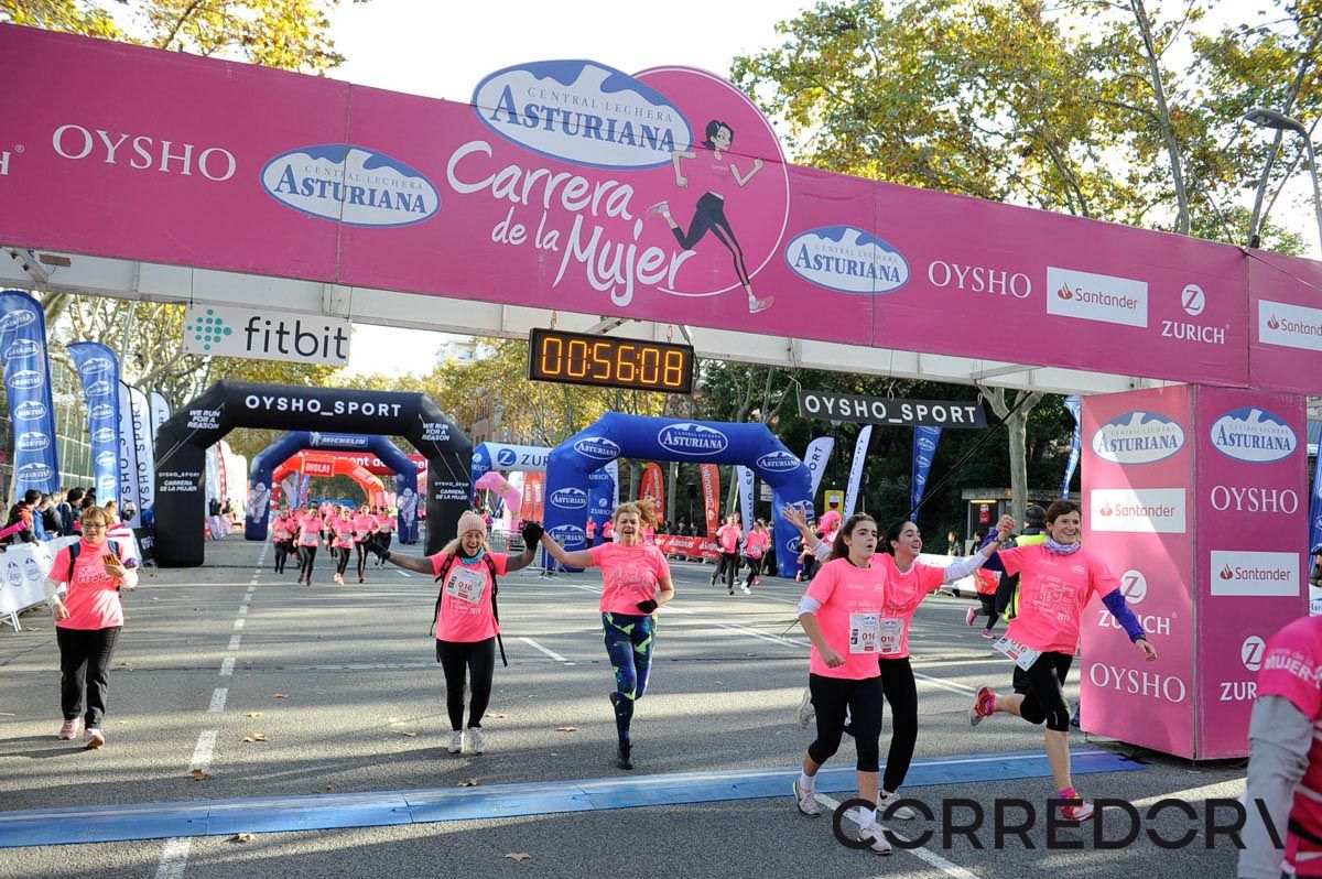 Llegada de la Carrera de la Mujer de Barcelona (ARCO IZQUIERDO 20)