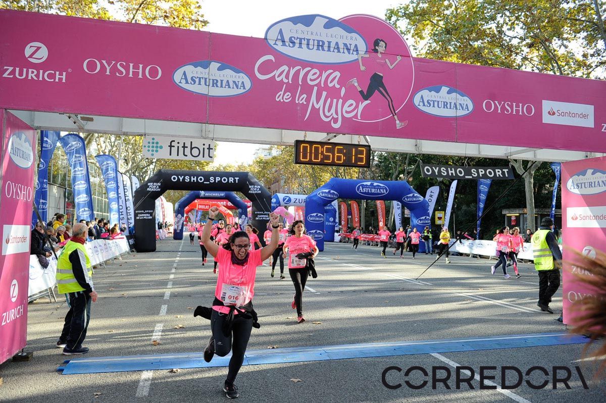 Llegada de la Carrera de la Mujer de Barcelona (ARCO IZQUIERDO 20)