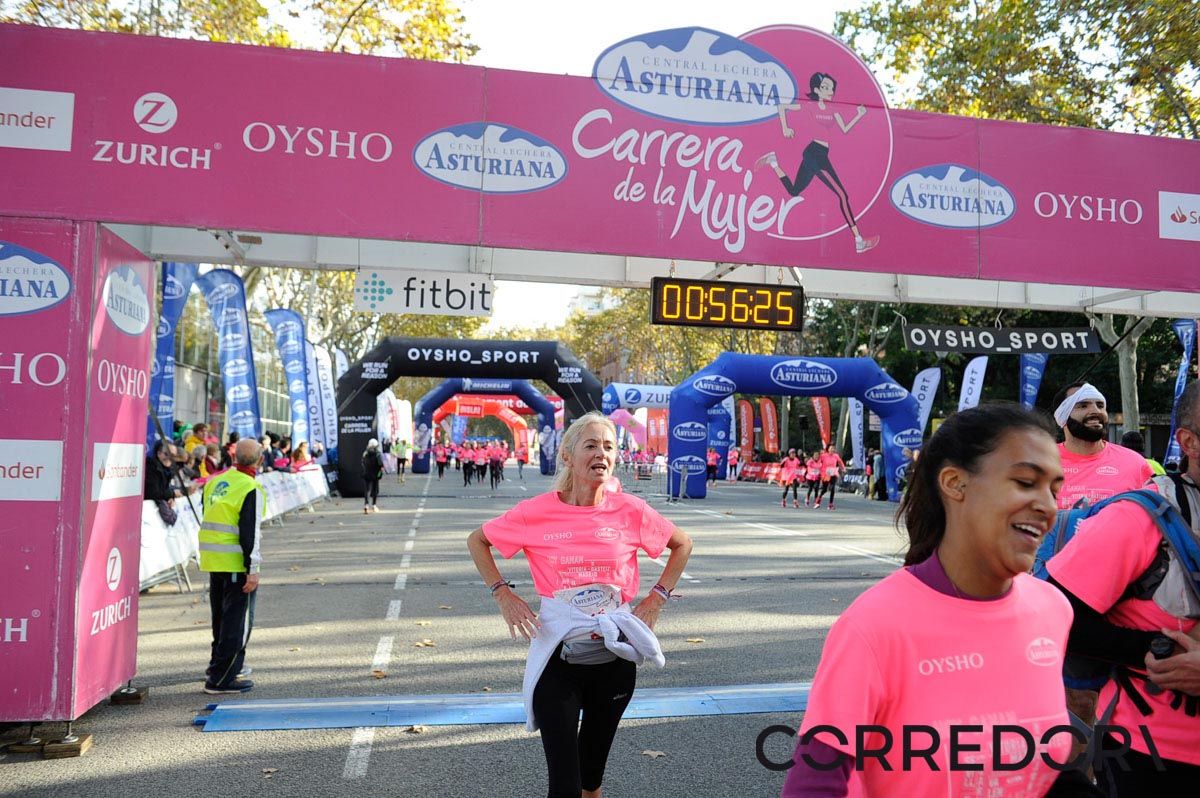 Llegada de la Carrera de la Mujer de Barcelona (ARCO IZQUIERDO 20)