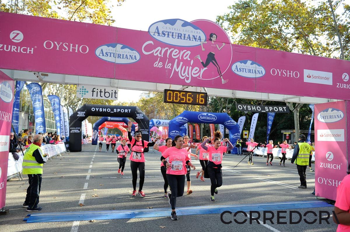 Llegada de la Carrera de la Mujer de Barcelona (ARCO IZQUIERDO 20)
