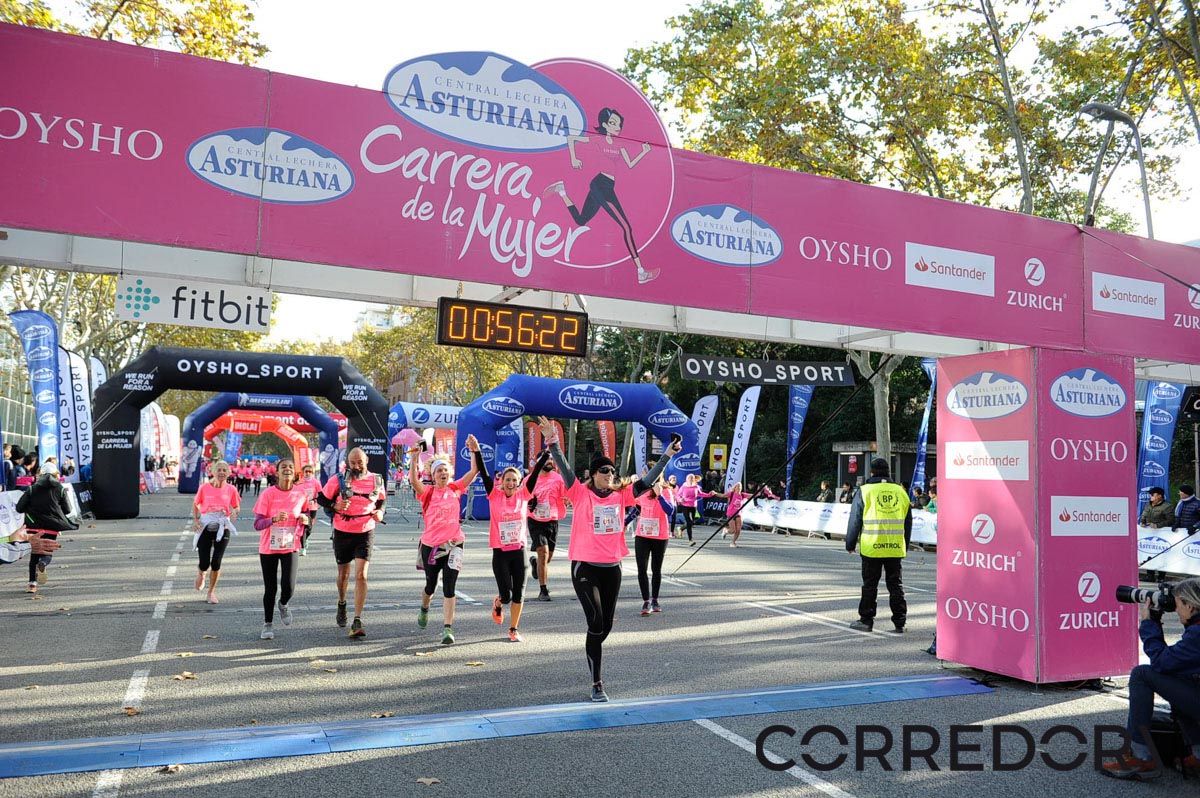 Llegada de la Carrera de la Mujer de Barcelona (ARCO IZQUIERDO 20)