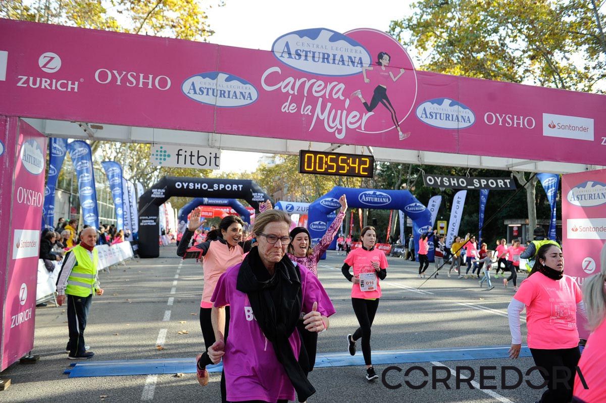Llegada de la Carrera de la Mujer de Barcelona (ARCO IZQUIERDO 19)