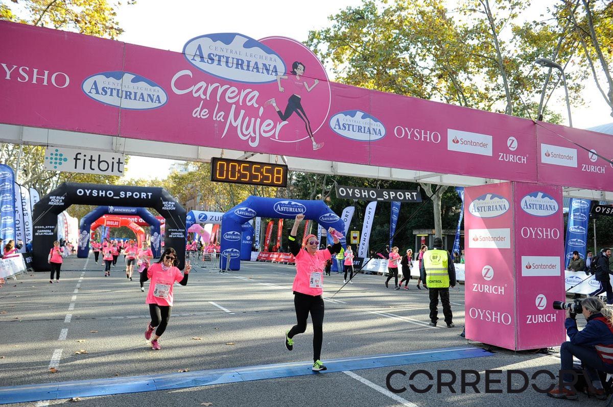 Llegada de la Carrera de la Mujer de Barcelona (ARCO IZQUIERDO 20)