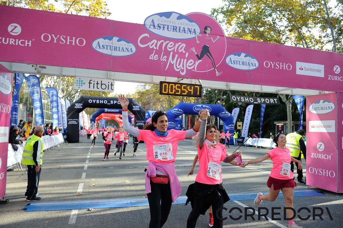 Llegada de la Carrera de la Mujer de Barcelona (ARCO IZQUIERDO 19)