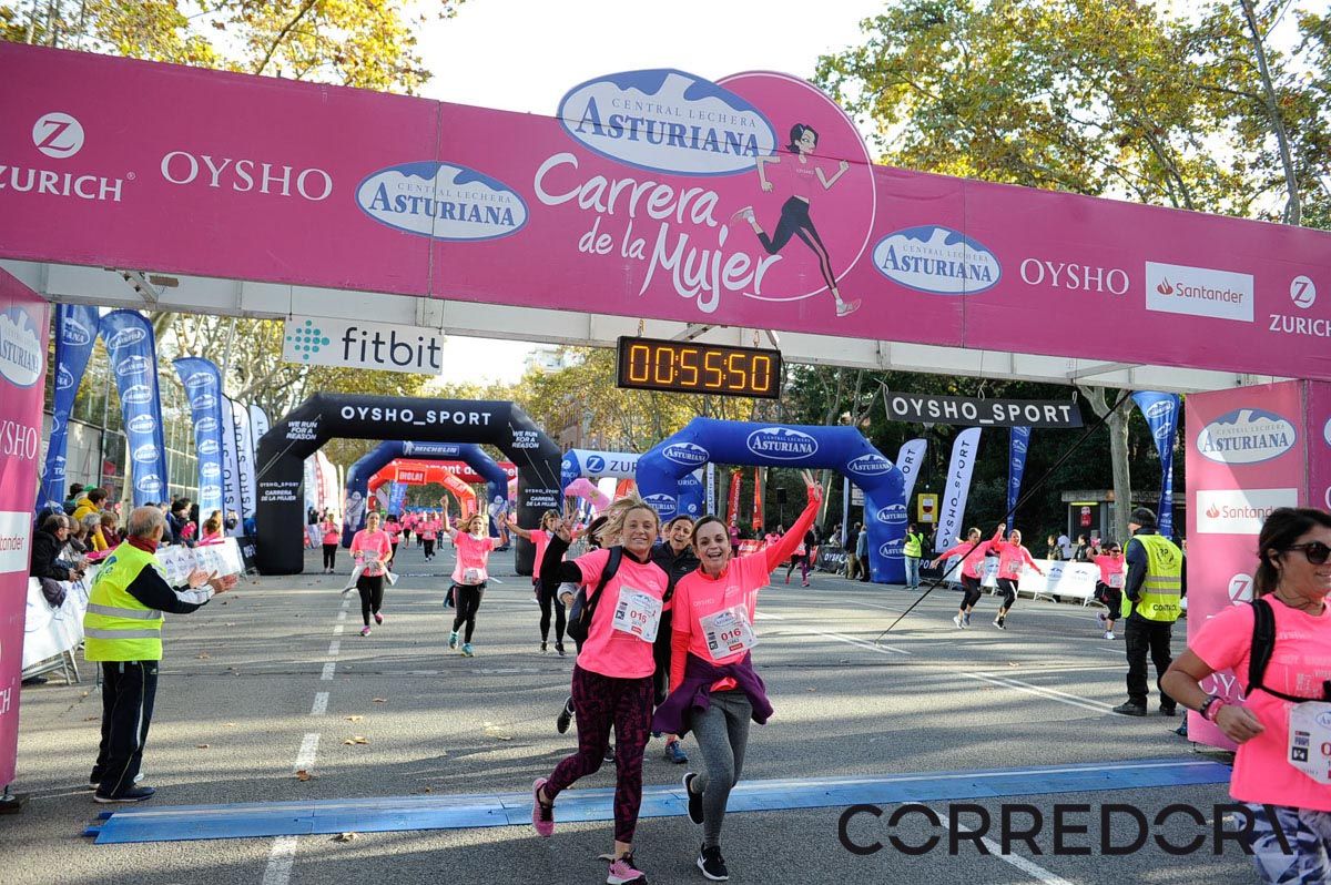 Llegada de la Carrera de la Mujer de Barcelona (ARCO IZQUIERDO 20)