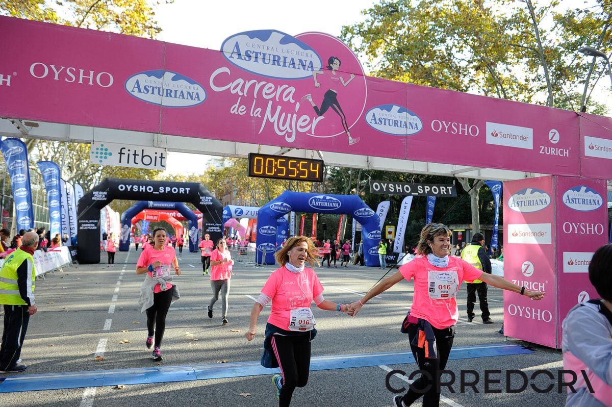 Llegada de la Carrera de la Mujer de Barcelona (ARCO IZQUIERDO 20)