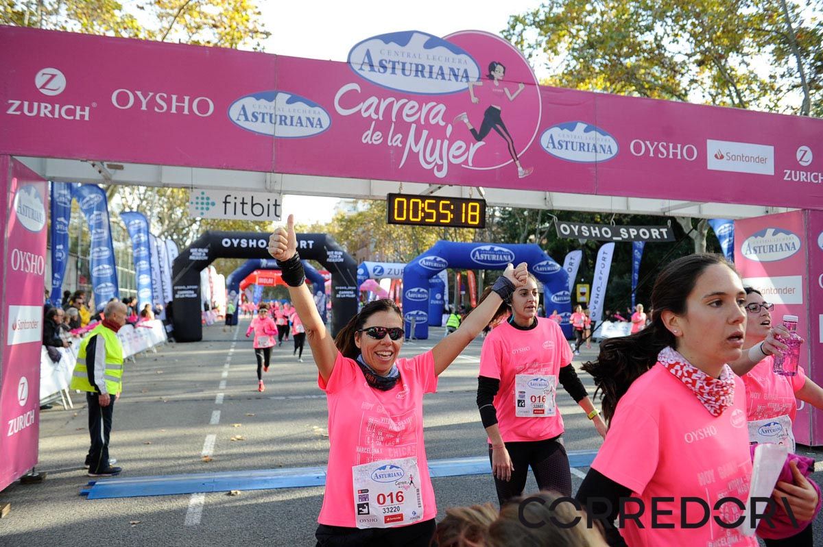 Llegada de la Carrera de la Mujer de Barcelona (ARCO IZQUIERDO 19)