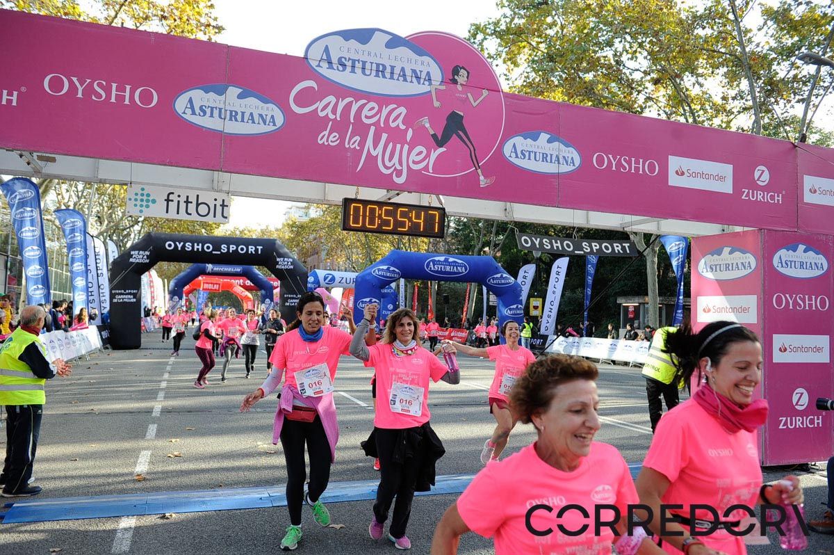 Llegada de la Carrera de la Mujer de Barcelona (ARCO IZQUIERDO 19)