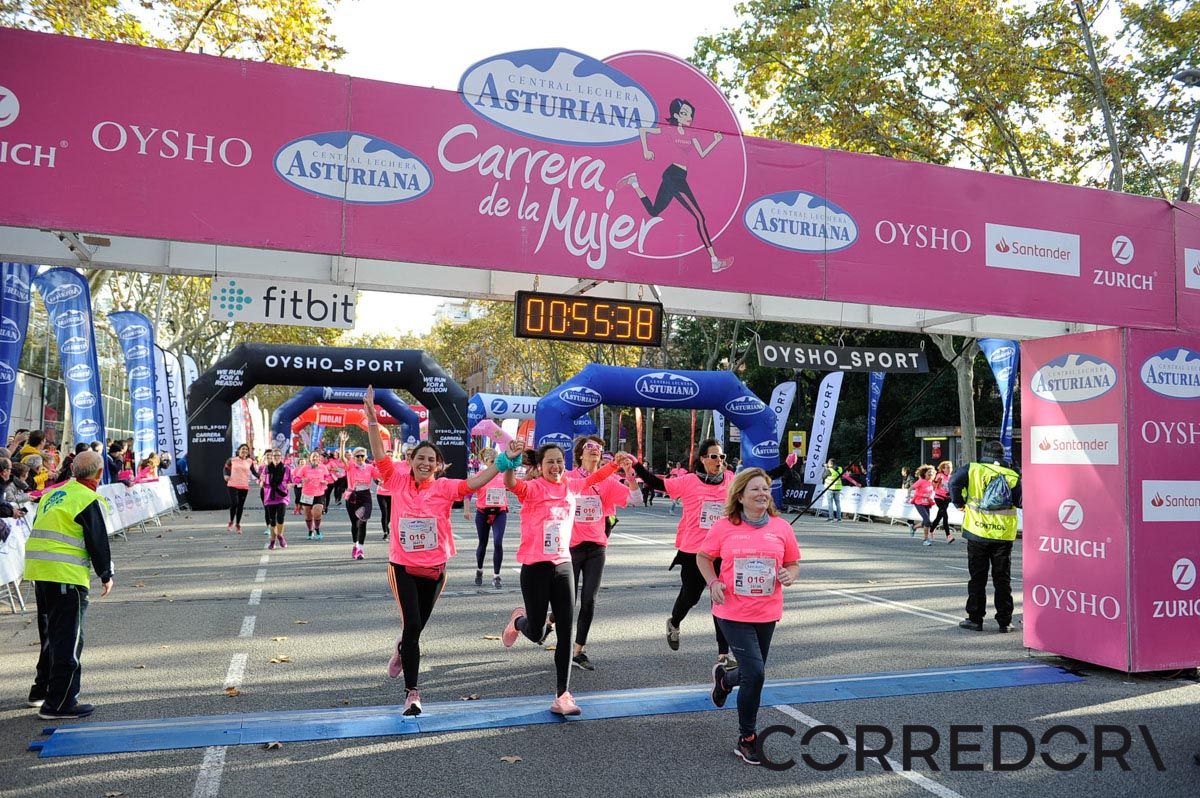 Llegada de la Carrera de la Mujer de Barcelona (ARCO IZQUIERDO 19)