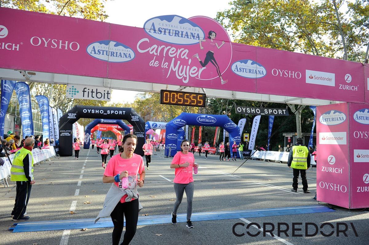 Llegada de la Carrera de la Mujer de Barcelona (ARCO IZQUIERDO 20)