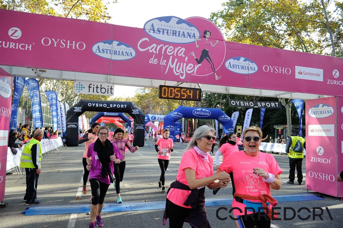 Llegada de la Carrera de la Mujer de Barcelona (ARCO IZQUIERDO 19)