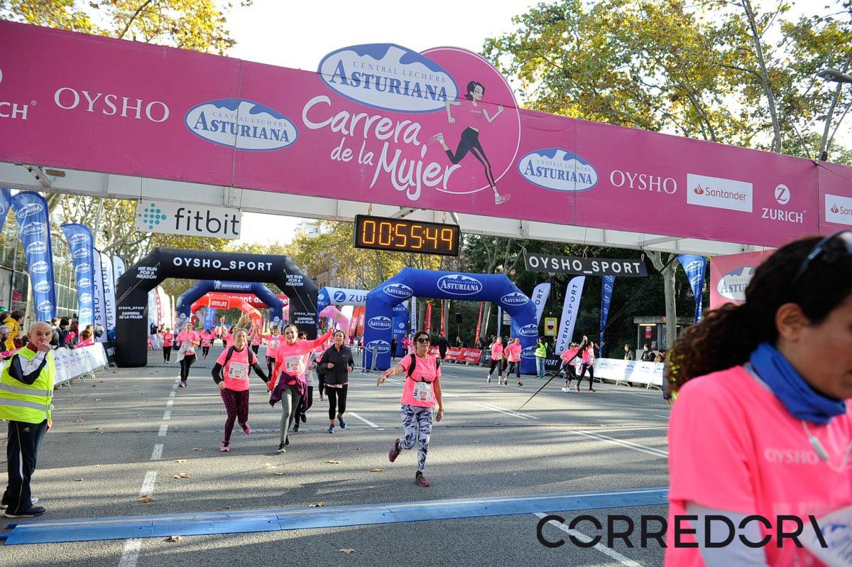 Llegada de la Carrera de la Mujer de Barcelona (ARCO IZQUIERDO 20)