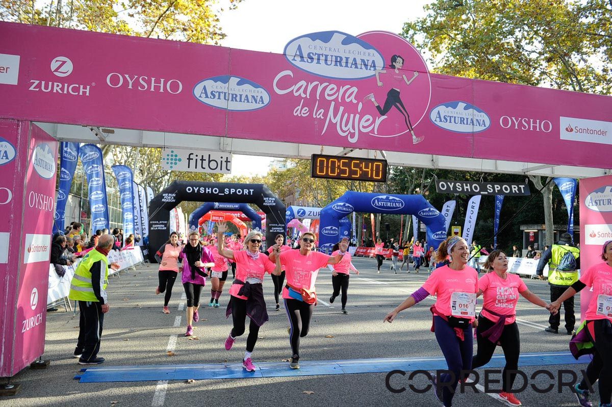 Llegada de la Carrera de la Mujer de Barcelona (ARCO IZQUIERDO 19)
