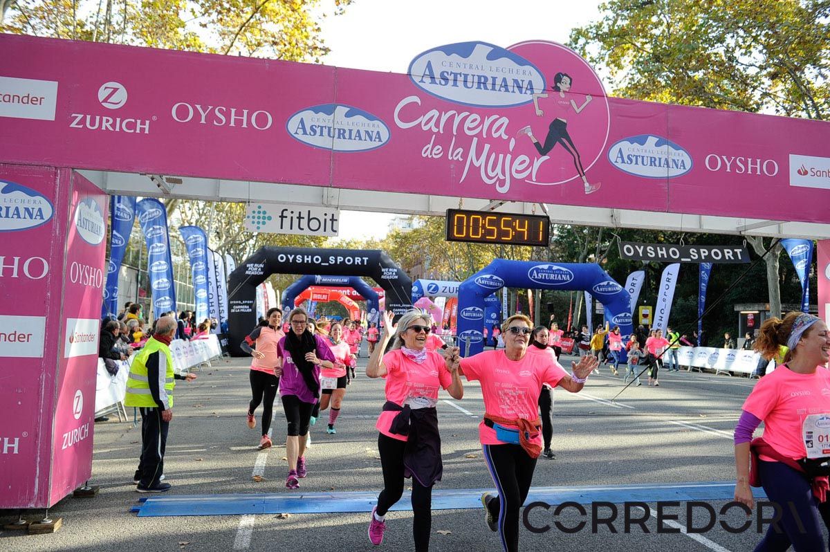Llegada de la Carrera de la Mujer de Barcelona (ARCO IZQUIERDO 19)