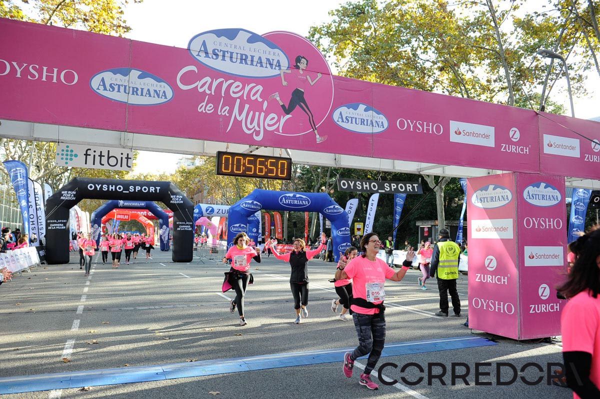 Llegada de la Carrera de la Mujer de Barcelona (ARCO IZQUIERDO 21)