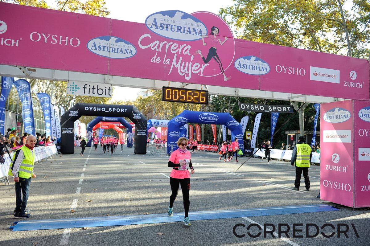 Llegada de la Carrera de la Mujer de Barcelona (ARCO IZQUIERDO 20)