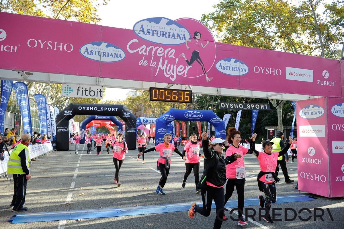 Llegada de la Carrera de la Mujer de Barcelona (ARCO IZQUIERDO 21)