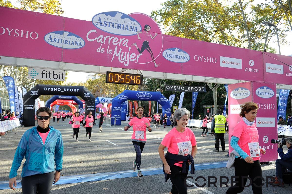 Llegada de la Carrera de la Mujer de Barcelona (ARCO IZQUIERDO 21)