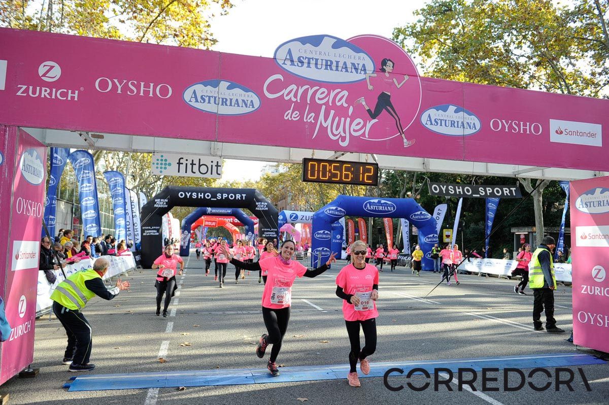 Llegada de la Carrera de la Mujer de Barcelona (ARCO IZQUIERDO 20)