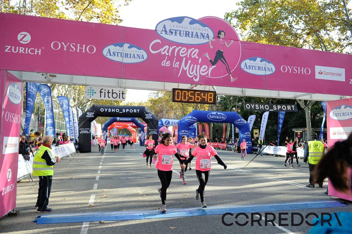 Llegada de la Carrera de la Mujer de Barcelona (ARCO IZQUIERDO 21)
