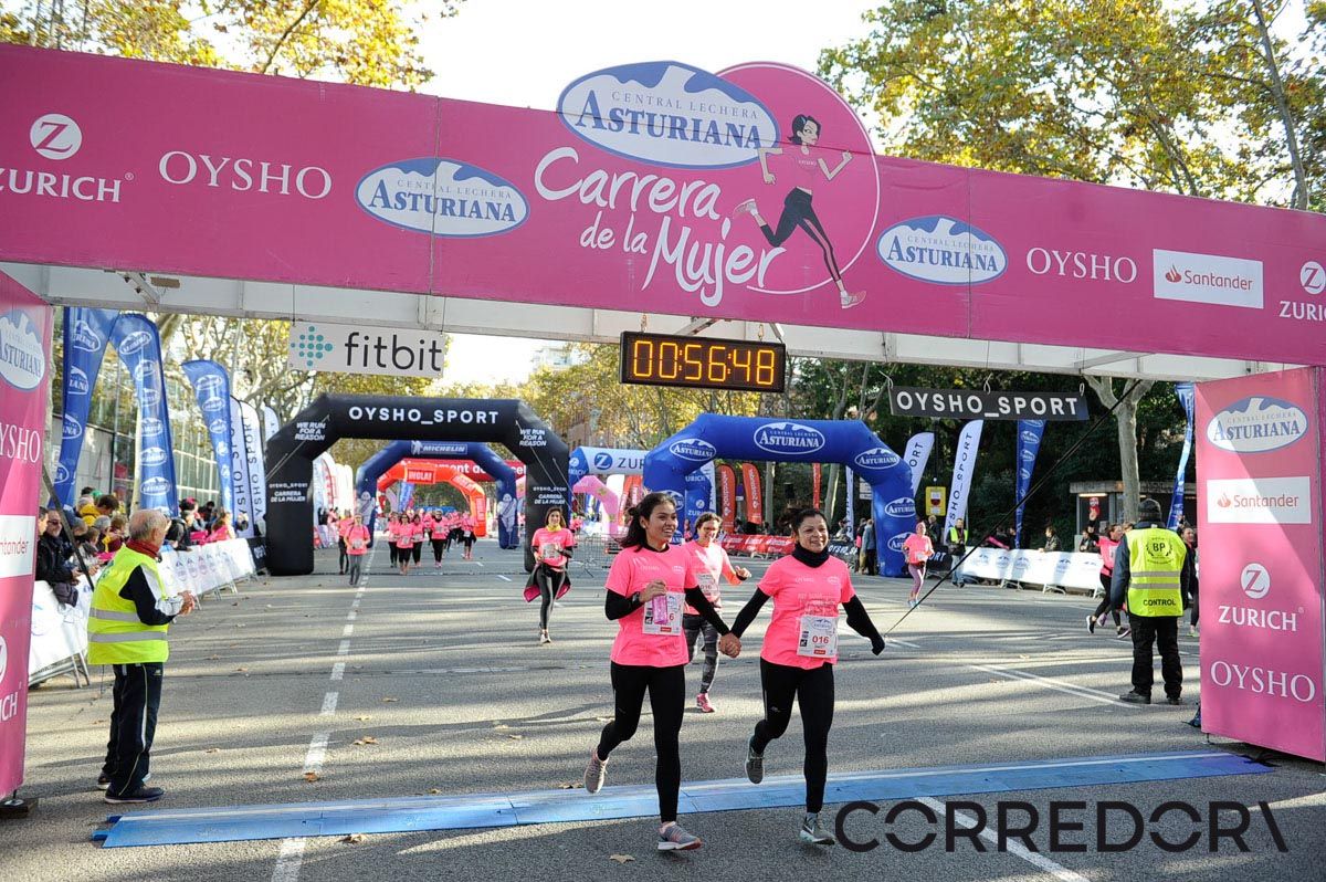 Llegada de la Carrera de la Mujer de Barcelona (ARCO IZQUIERDO 21)
