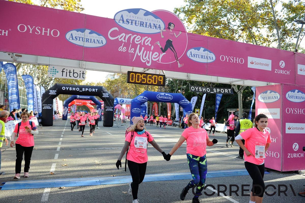 Llegada de la Carrera de la Mujer de Barcelona (ARCO IZQUIERDO 20)