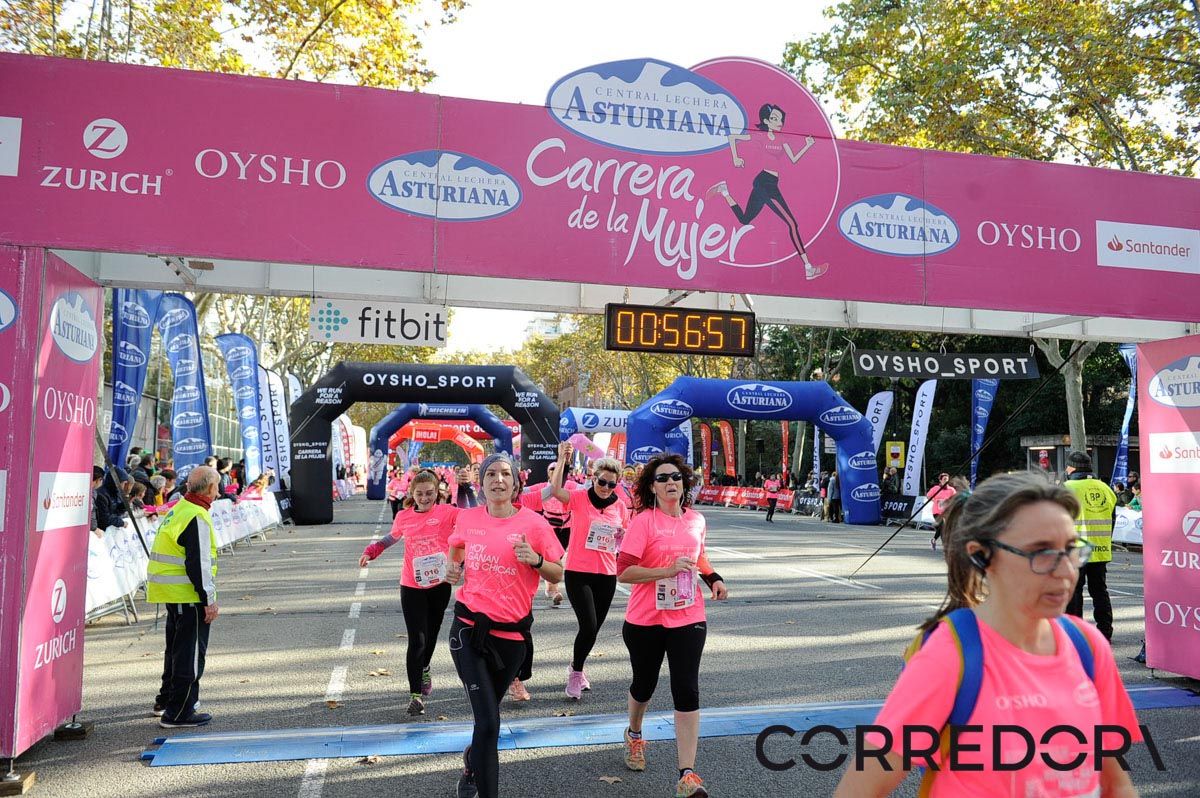 Llegada de la Carrera de la Mujer de Barcelona (ARCO IZQUIERDO 21)