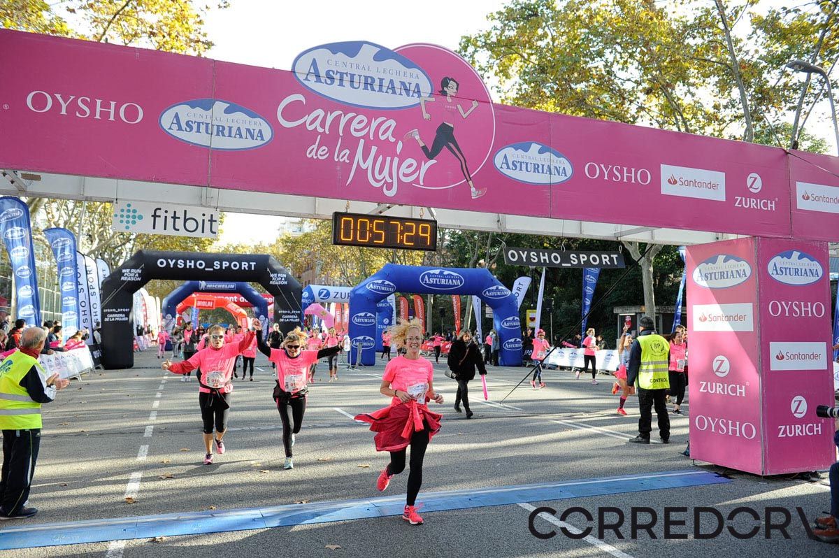 Llegada de la Carrera de la Mujer de Barcelona (ARCO IZQUIERDO 22)