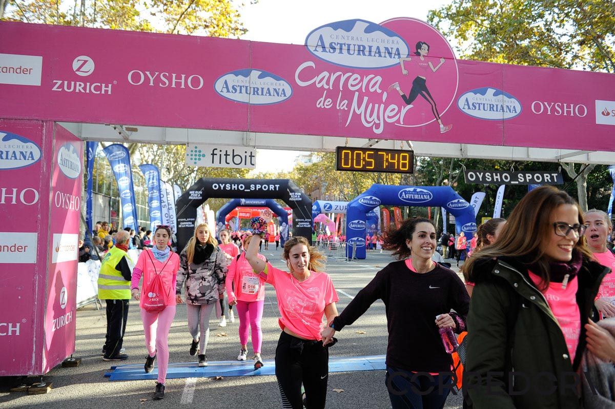 Llegada de la Carrera de la Mujer de Barcelona (ARCO IZQUIERDO 23)