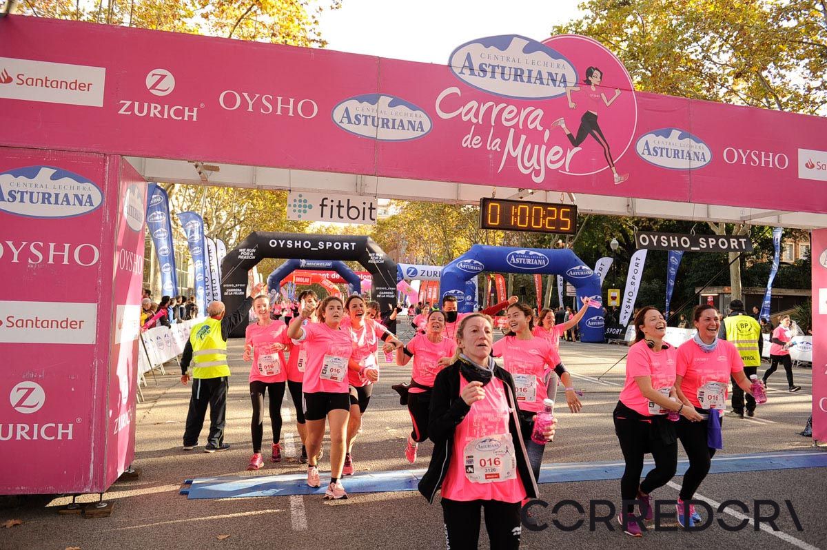 Llegada de la Carrera de la Mujer de Barcelona (ARCO IZQUIERDO 27)