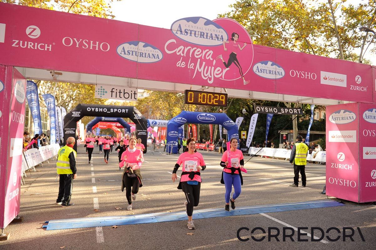 Llegada de la Carrera de la Mujer de Barcelona (ARCO IZQUIERDO 27)