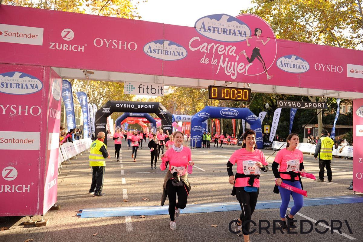 Llegada de la Carrera de la Mujer de Barcelona (ARCO IZQUIERDO 27)