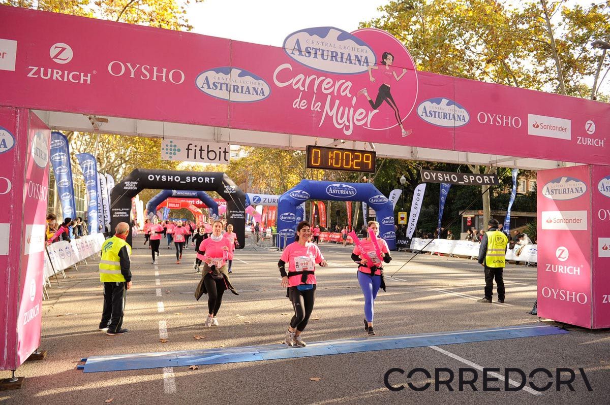 Llegada de la Carrera de la Mujer de Barcelona (ARCO IZQUIERDO 27)