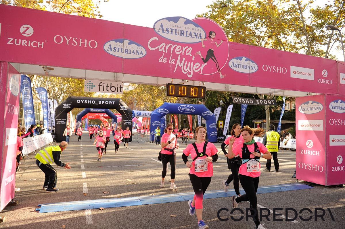Llegada de la Carrera de la Mujer de Barcelona (ARCO IZQUIERDO 28)