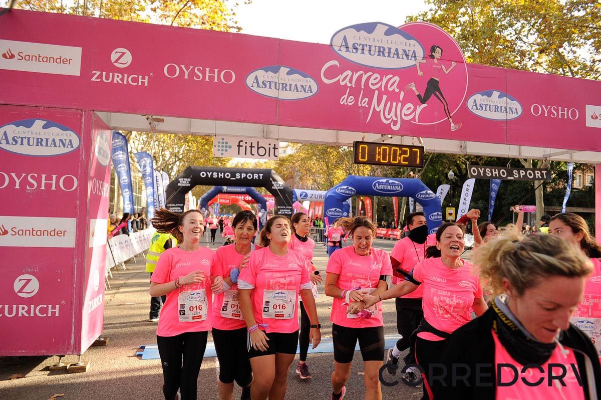 Llegada de la Carrera de la Mujer de Barcelona (ARCO IZQUIERDO 27)