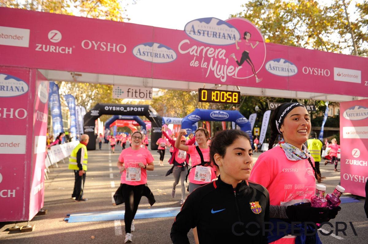 Llegada de la Carrera de la Mujer de Barcelona (ARCO IZQUIERDO 28)