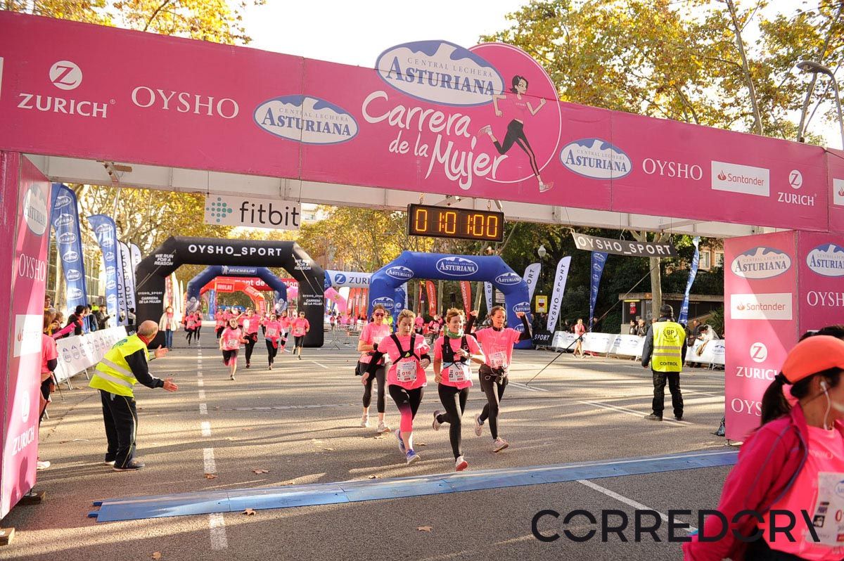 Llegada de la Carrera de la Mujer de Barcelona (ARCO IZQUIERDO 28)