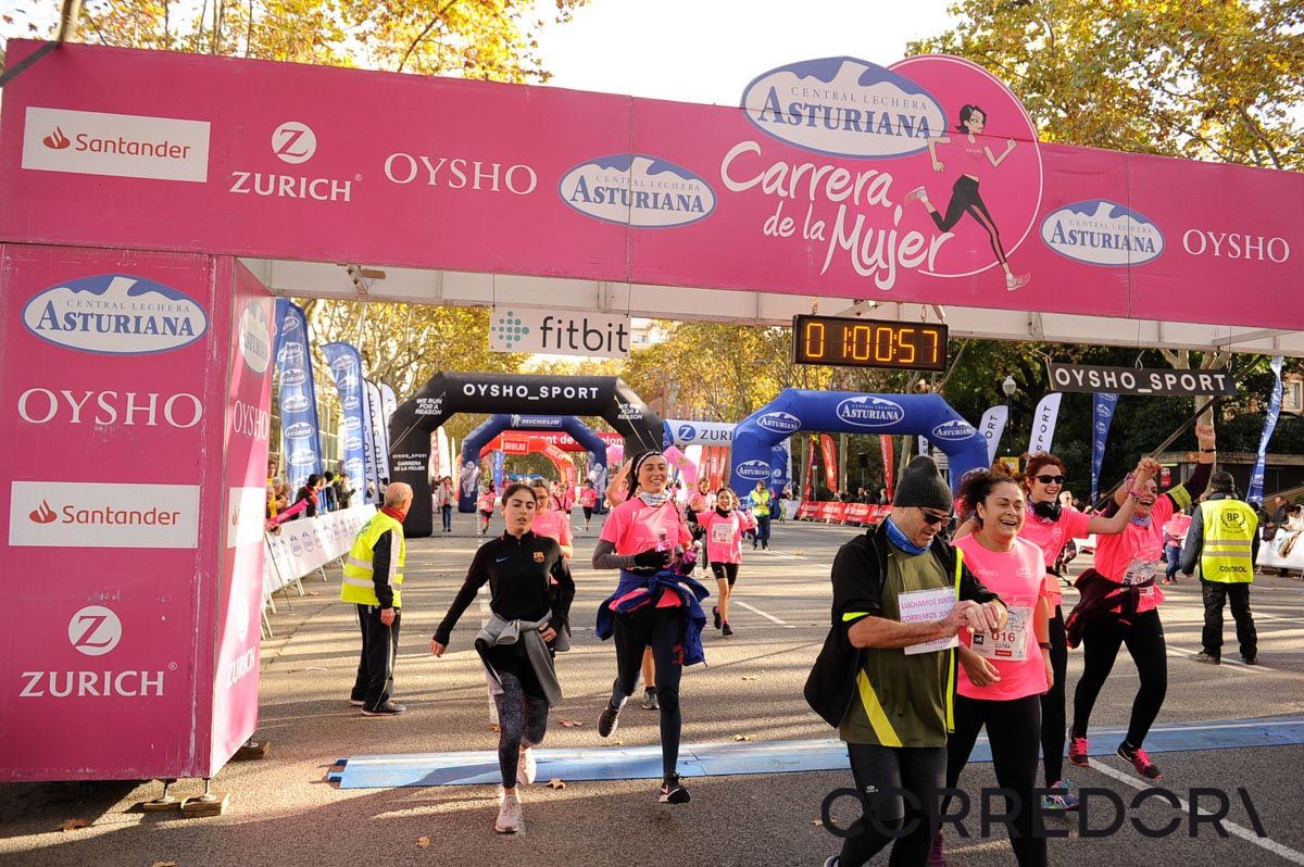 Llegada de la Carrera de la Mujer de Barcelona (ARCO IZQUIERDO 28)