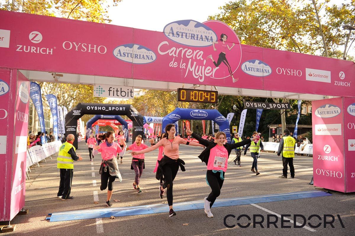 Llegada de la Carrera de la Mujer de Barcelona (ARCO IZQUIERDO 27)