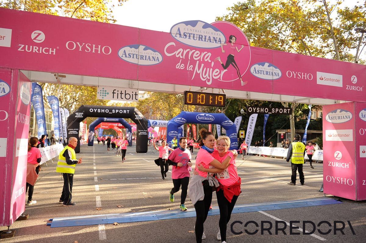 Llegada de la Carrera de la Mujer de Barcelona (ARCO IZQUIERDO 28)