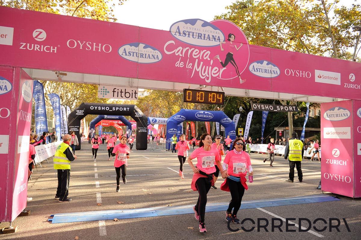 Llegada de la Carrera de la Mujer de Barcelona (ARCO IZQUIERDO 28)
