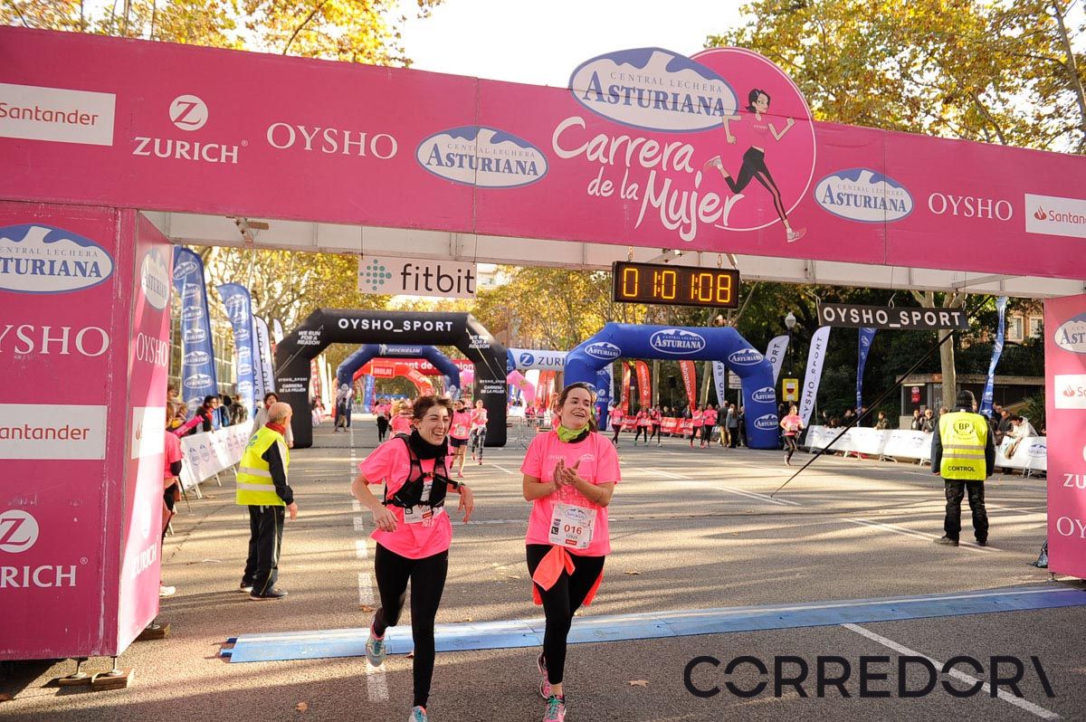 Llegada de la Carrera de la Mujer de Barcelona (ARCO IZQUIERDO 28)