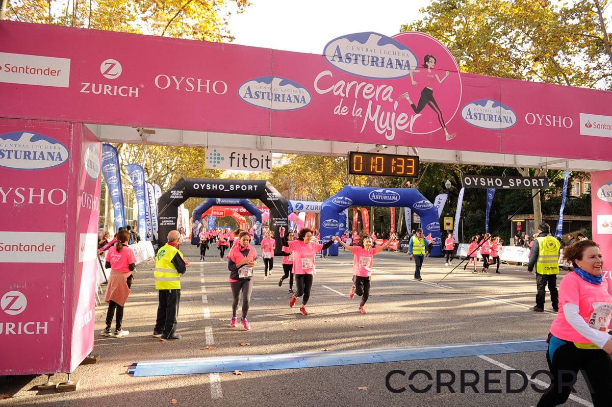 Llegada de la Carrera de la Mujer de Barcelona (ARCO IZQUIERDO 28)