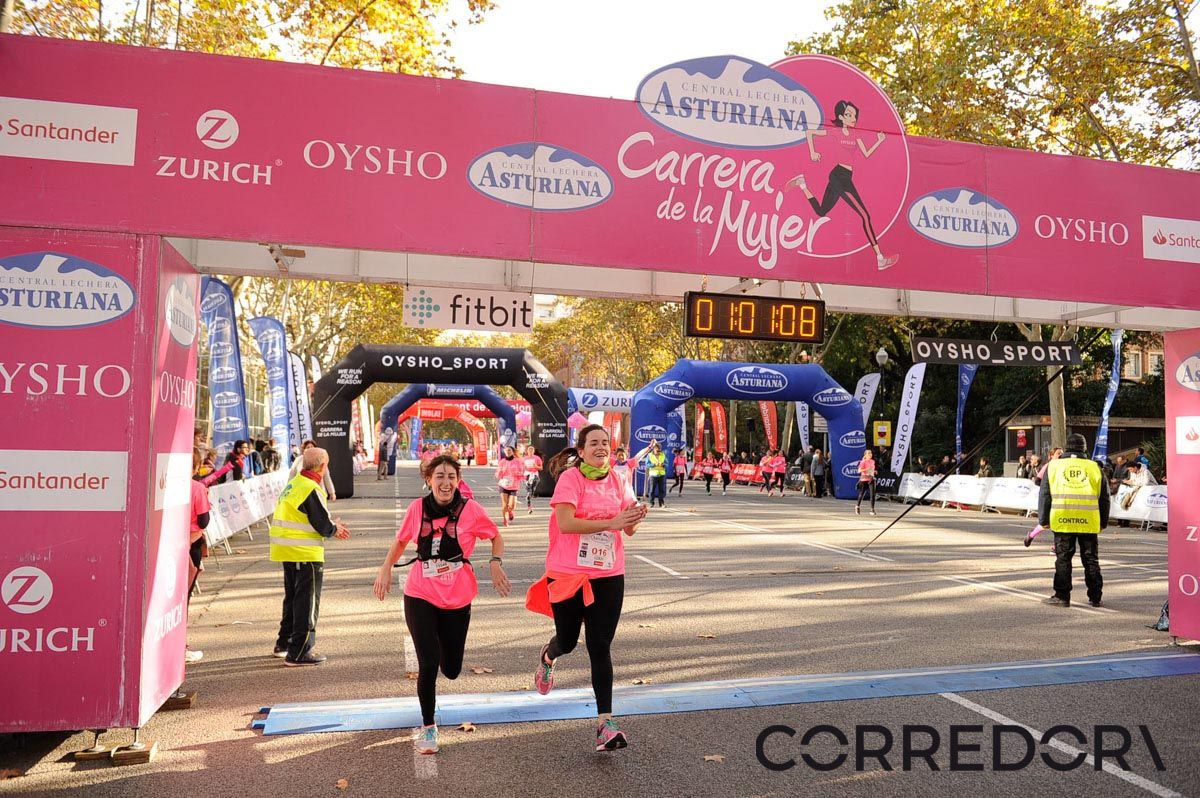 Llegada de la Carrera de la Mujer de Barcelona (ARCO IZQUIERDO 28)