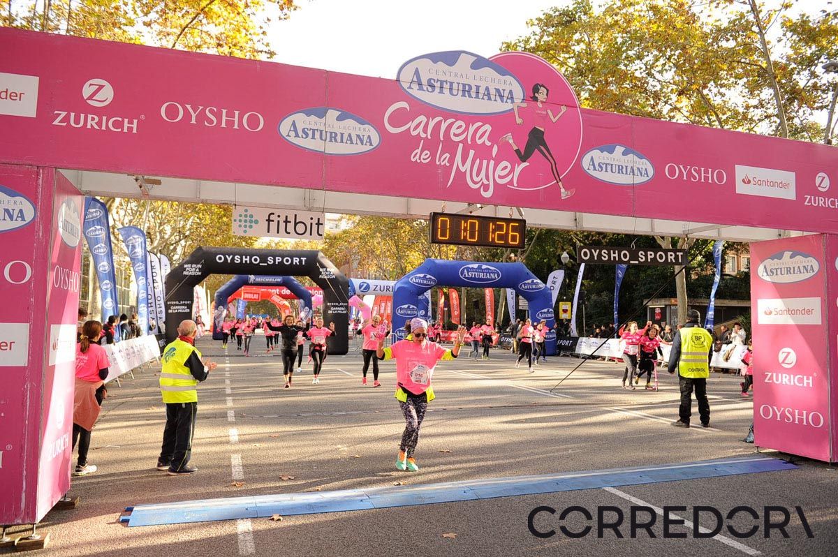 Llegada de la Carrera de la Mujer de Barcelona (ARCO IZQUIERDO 28)
