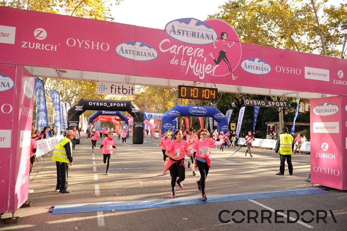 Llegada de la Carrera de la Mujer de Barcelona (ARCO IZQUIERDO 28)