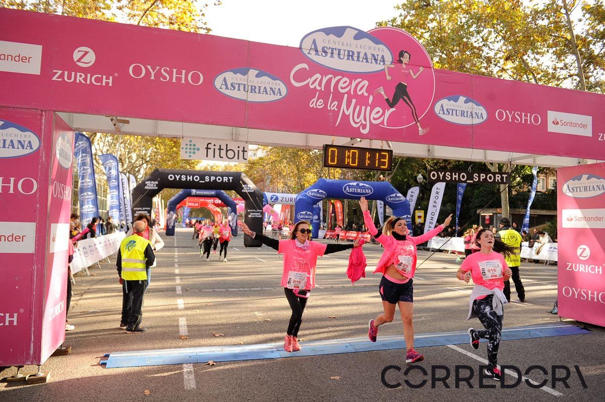 Llegada de la Carrera de la Mujer de Barcelona (ARCO IZQUIERDO 28)